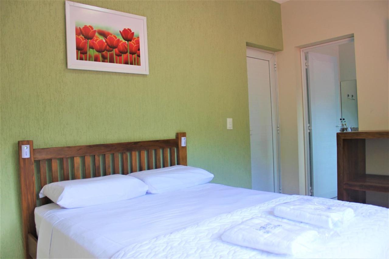 Residencial Aguas De Bare Hotel Sao Sebastiao  Exterior photo